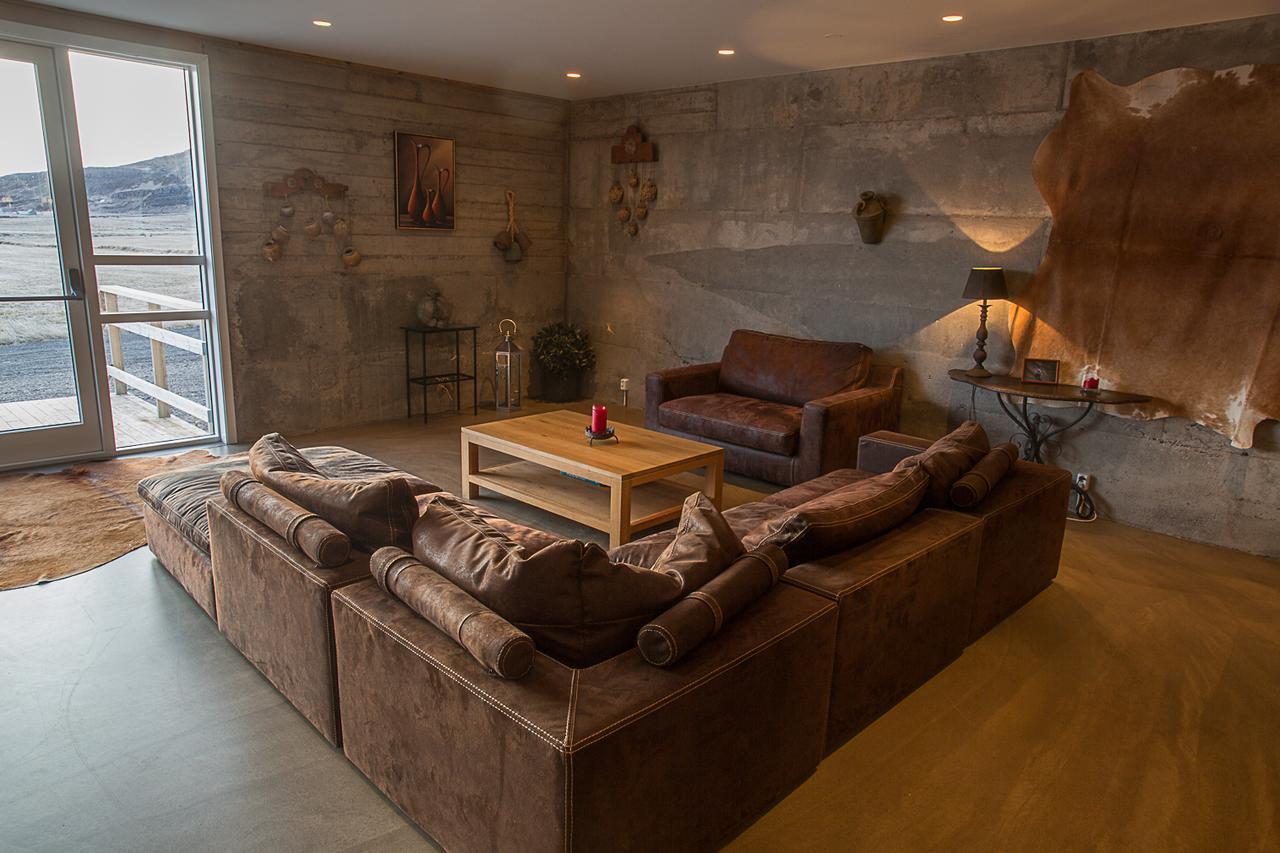 Country Hotel